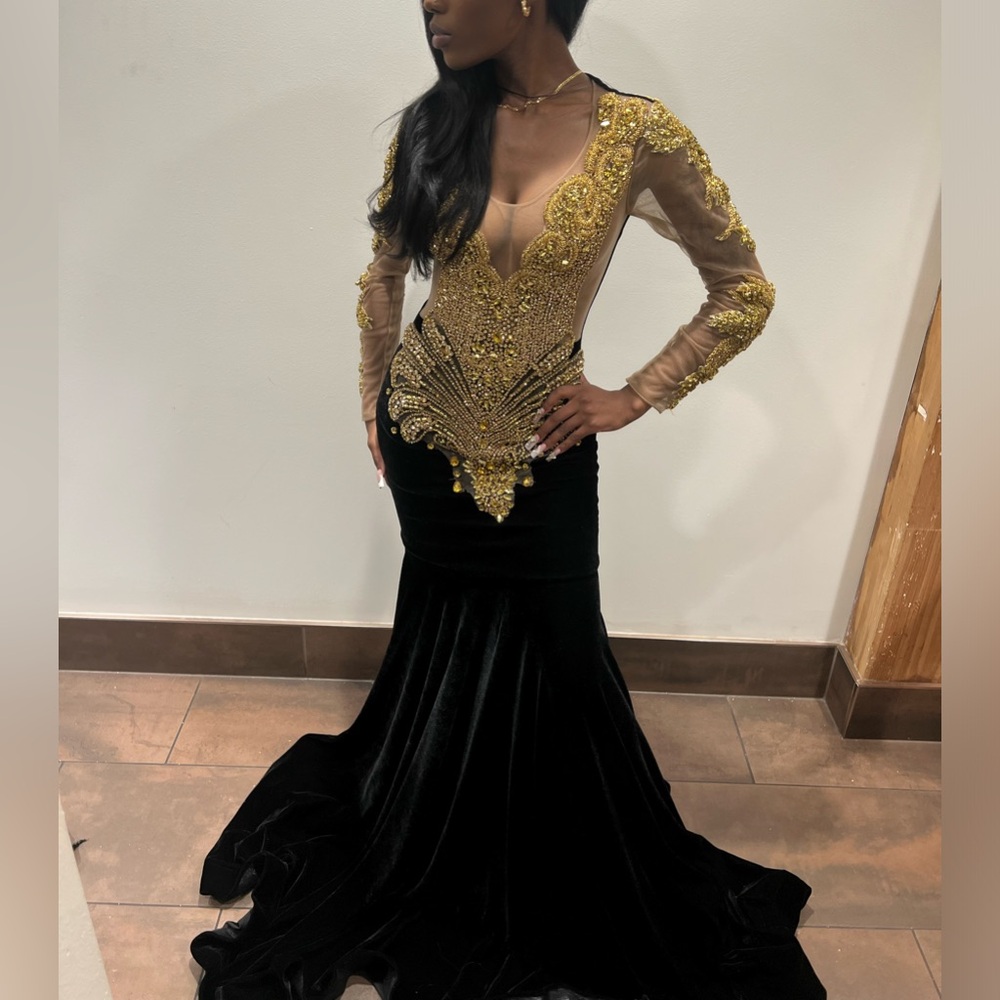 Prom dress - Picture 2 of 3